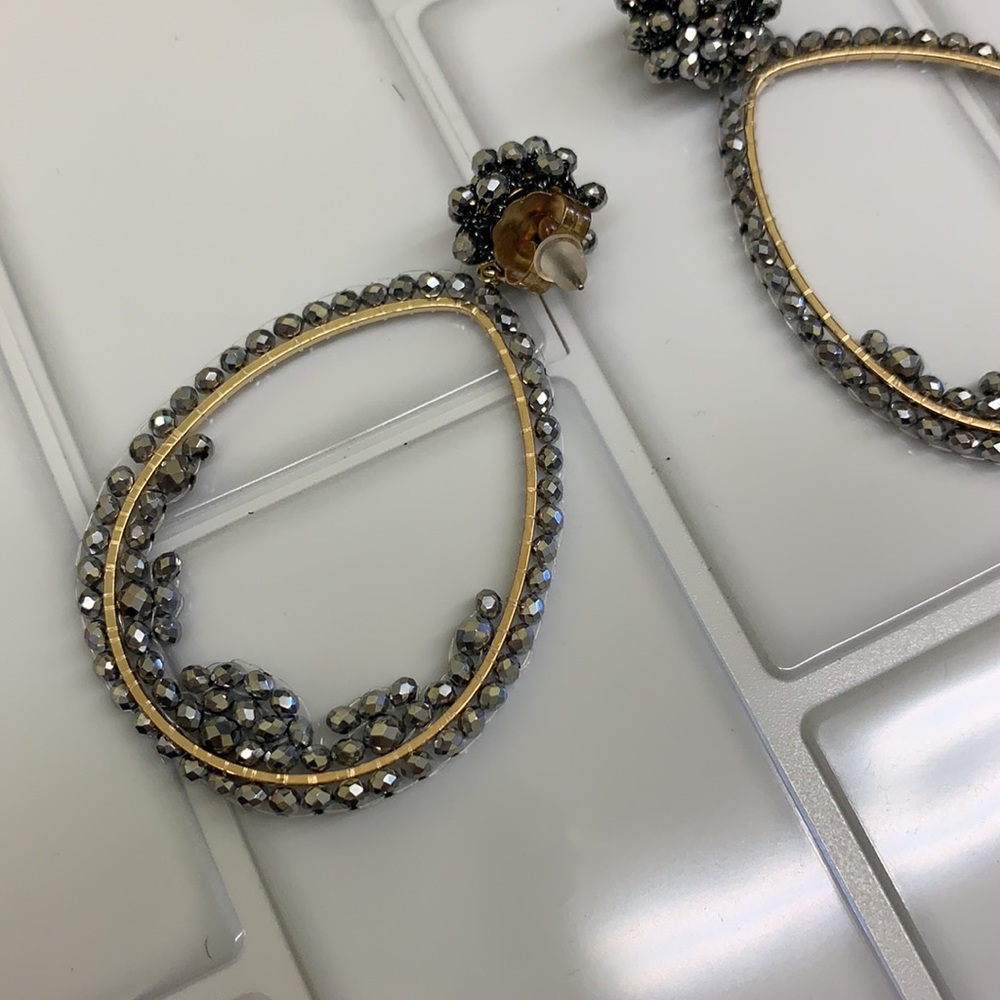 Gorgeous Light Weight Statement Earrings - image 4